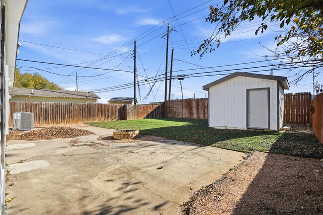 Building Photo - 2933 S Hills Ave