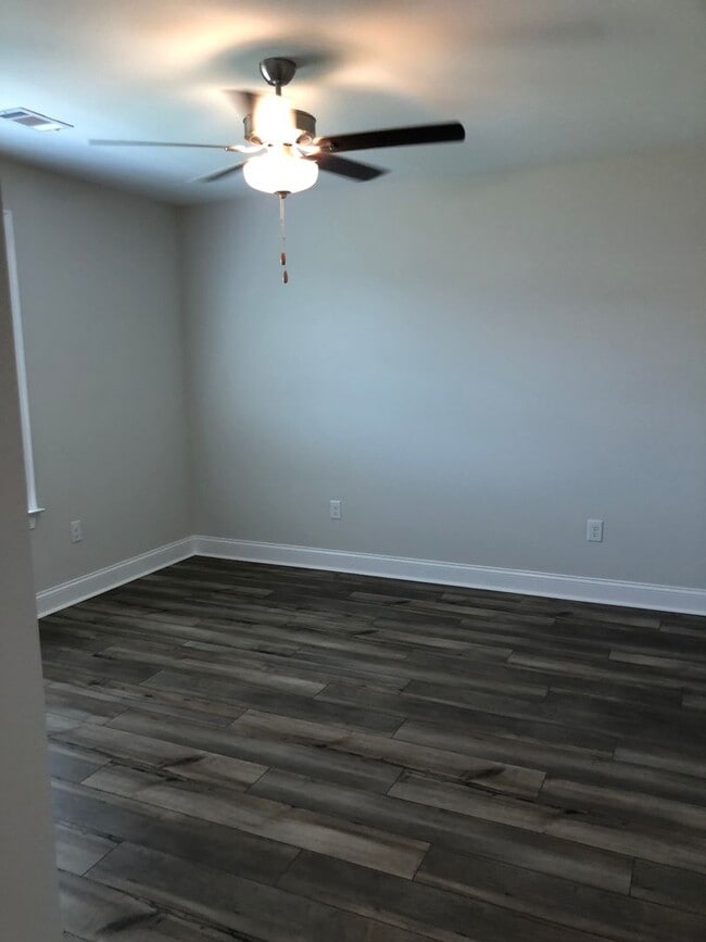 Building Photo - 129 Hunters Hill Wy