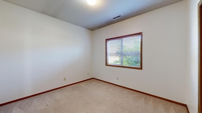 Building Photo - 4525 Steinbeck St