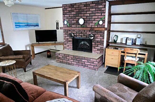 Building Photo - 4103 Davis Ave