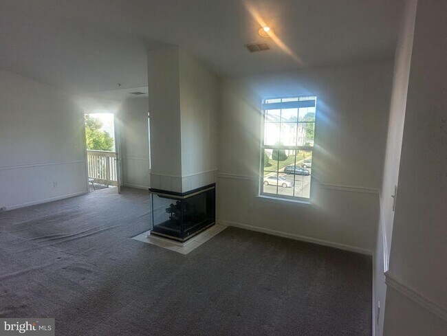 Building Photo - 11010 Koman Cir