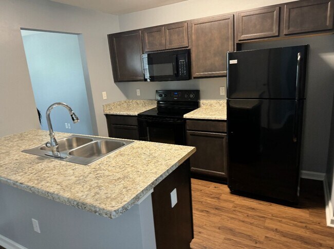 Building Photo - 516 Brawley St