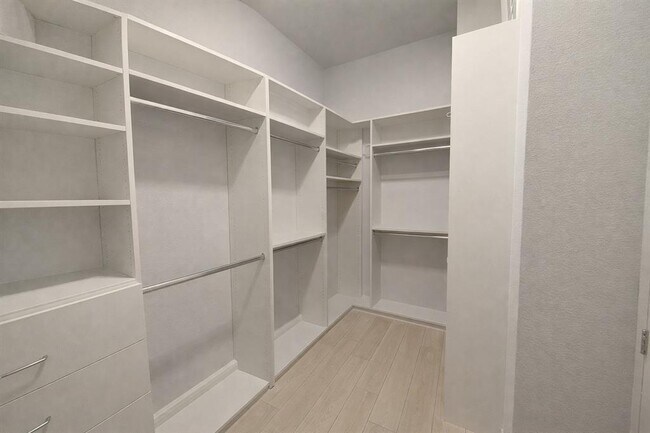 Building Photo - 125 Whistling Willow Dr