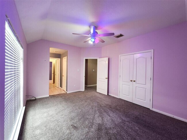Building Photo - 17406 Autumn Oak Way