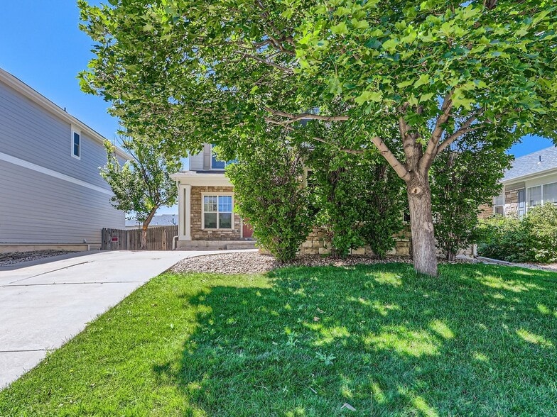 Building Photo - 20046 E Lasalle Dr