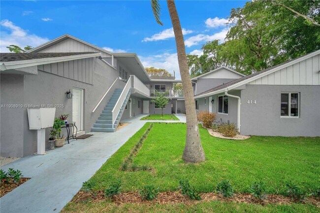 Building Photo - 414 SE 14th St