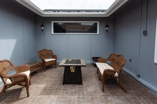 Building Photo - 7050 Pembroke Dr