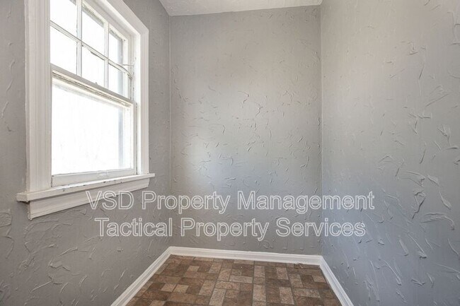 Building Photo - 14717 Milverton Rd