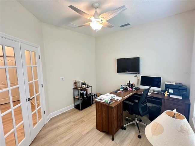 Building Photo - 2633 Star Apple Wy