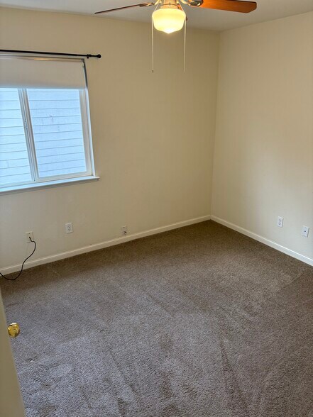 Building Photo - 9336 Lariat Dr