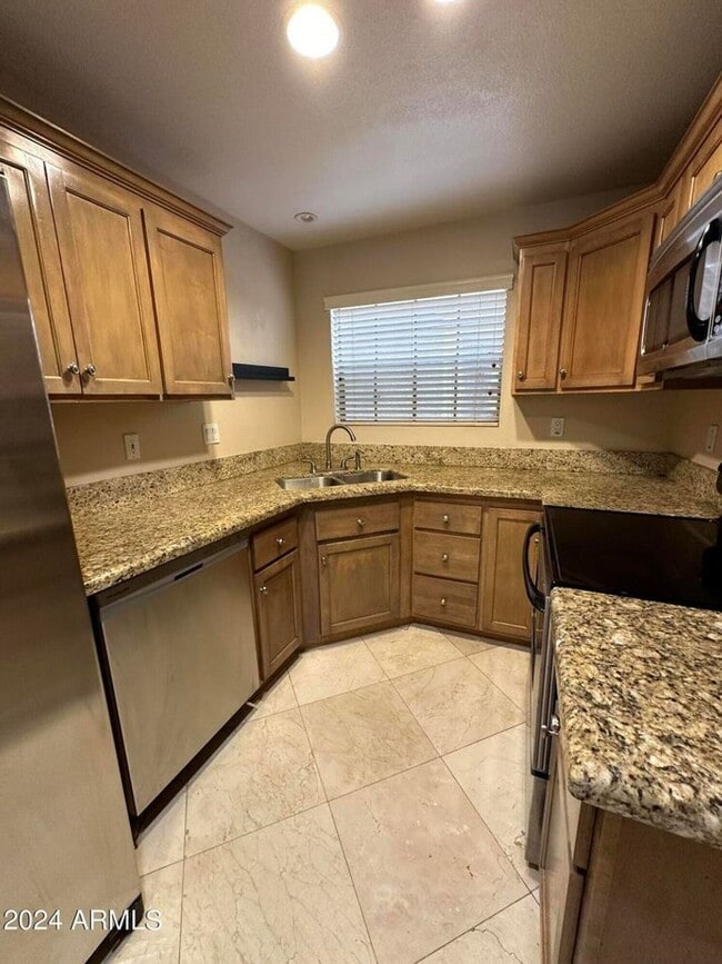 Building Photo - COMING SOON 2-Story Family Townhome in Sco...