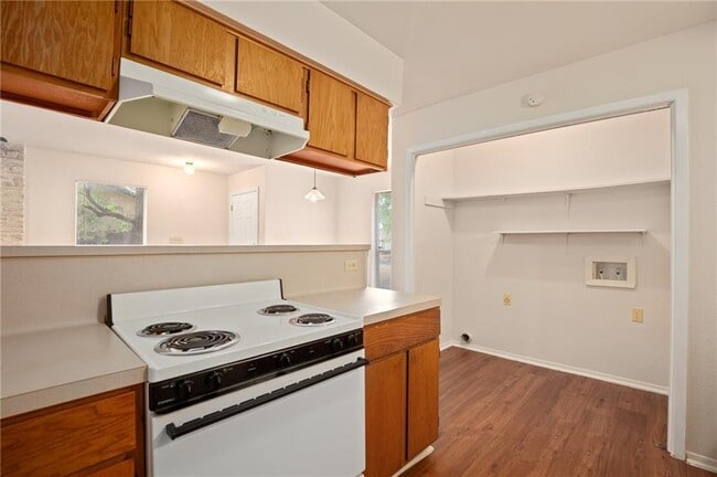 Building Photo - 12809 Copper Cliff Ave