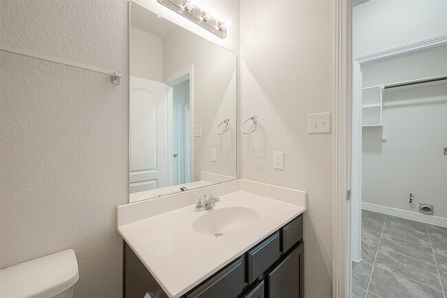 Building Photo - 40712 Guillemont Ln