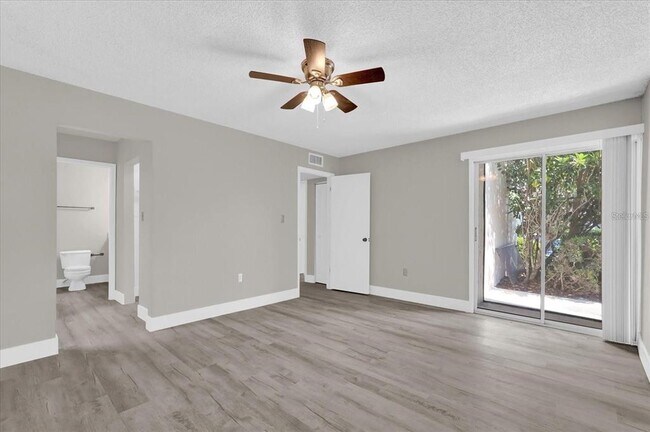 Building Photo - 544 Orange Dr