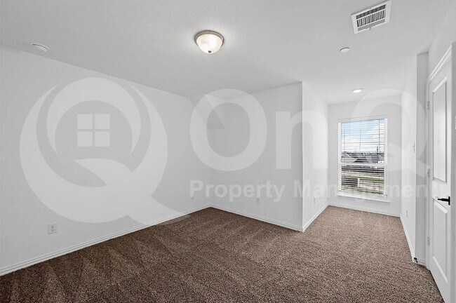 Building Photo - 2226 Adena Spgs Dr