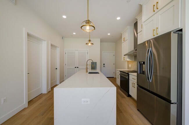 Building Photo - Modern Sophistication in NW/Friendship Heights - BRAND NEW 2BR/2BA w/ Private Parking