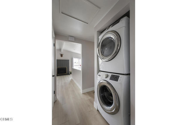 Building Photo - 863 S Vecino Dr