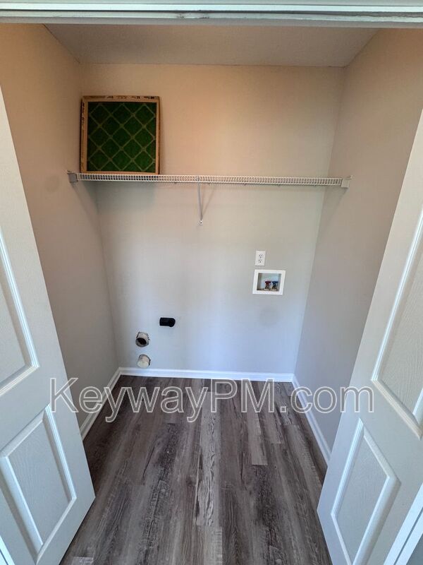 Building Photo - 669 Brook Trail