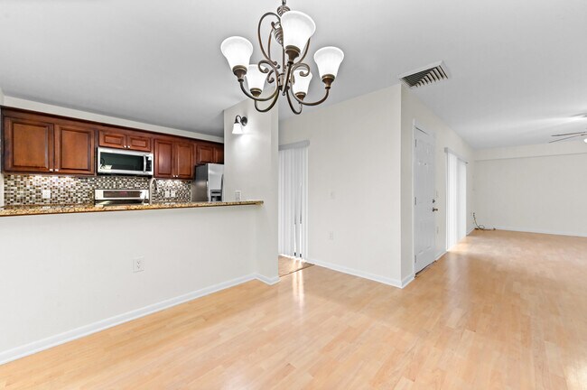 Building Photo - 146 Heritage Way