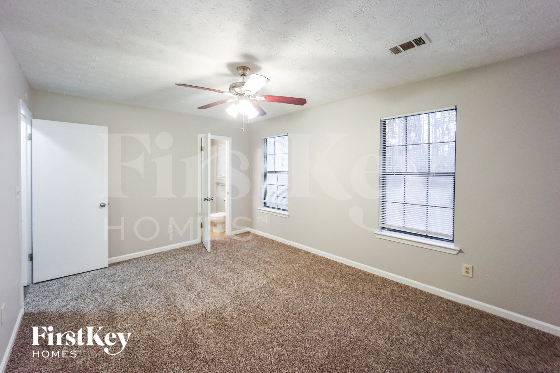 Building Photo - 1327 Labelle St