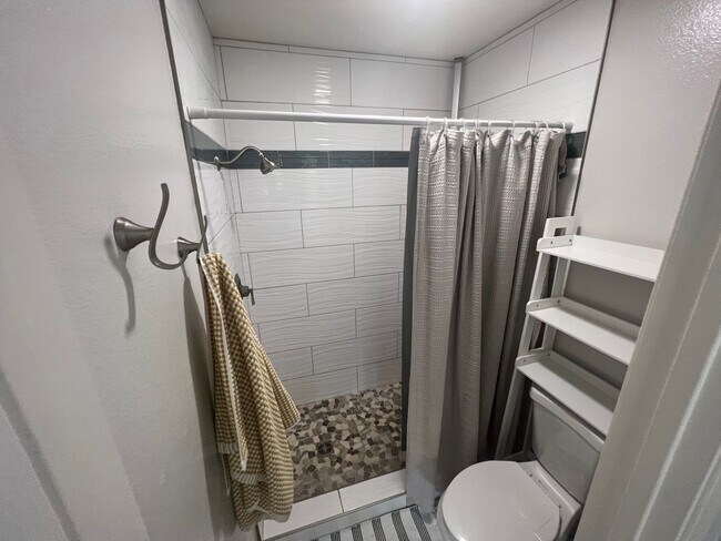 Building Photo - 3 Bed / 2.5 Bath | College Greens Townhome