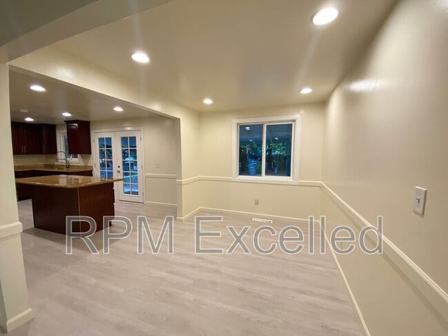 Building Photo - 3216 S 208th St