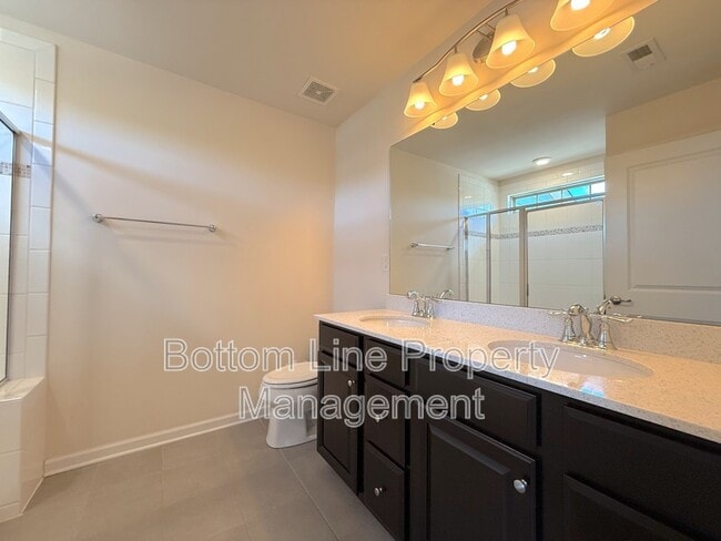 Building Photo - 4020 Zilker Park Dr