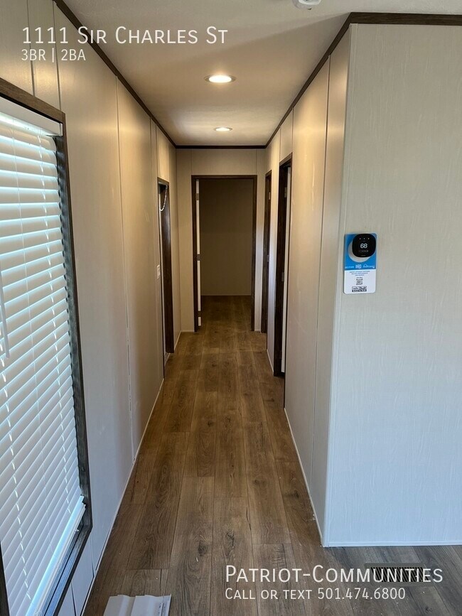 Building Photo - 1111 Sir Charles St