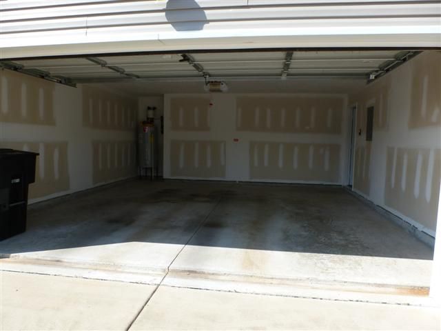 Building Photo - LARGE 3BR Home Blackman School Zone