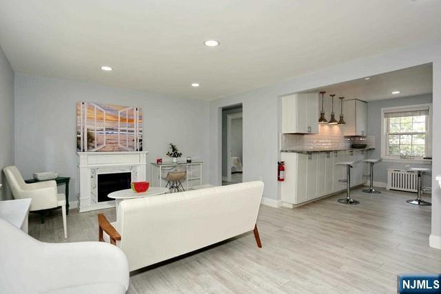 Building Photo - 100 Huguenot Ave