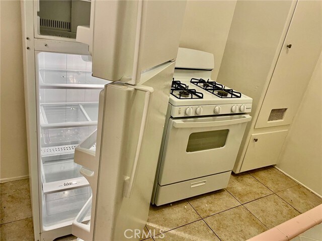 Building Photo - 1433 N Bronson Ave