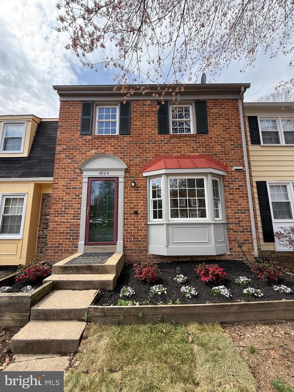 Building Photo - 4924 McFarland Dr