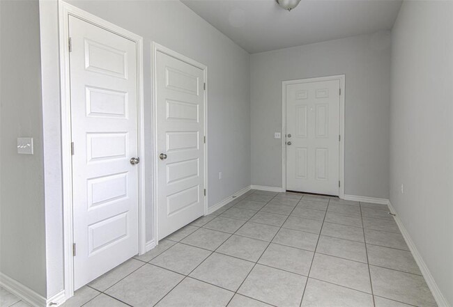 Building Photo - 1311 Hazleton Cove