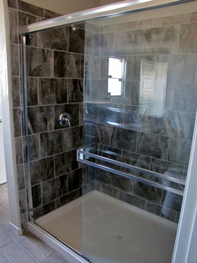 Building Photo - 3BR/2BA/2CG, 1423 sq.ft. rental in the Holiday subdivision, Sierra Vista, AZ