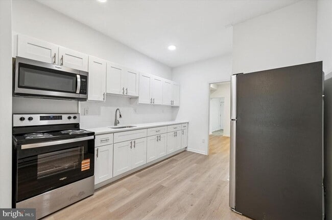 Building Photo - 2535 N 28th St