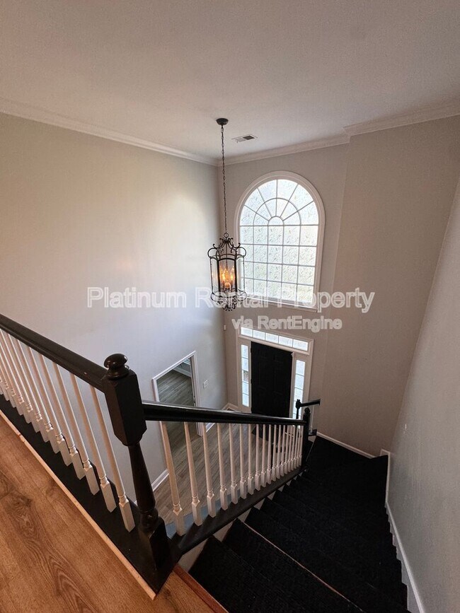 Building Photo - 1702 Stonegate Way SW