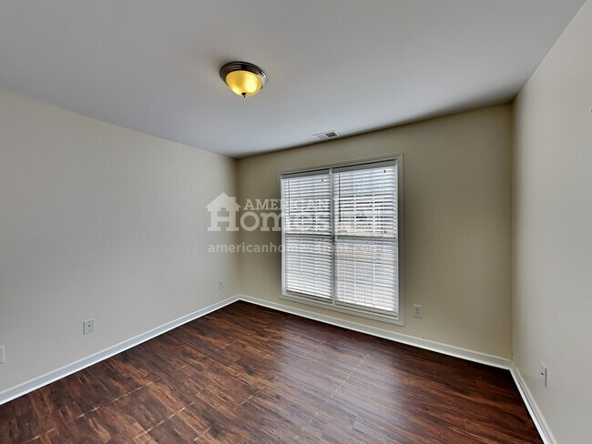 Building Photo - 3204 Chippewa Run NW