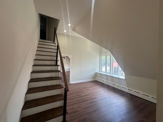 Building Photo - BRAND NEW 2 BED 1 BATH APARTMENT FOR RENT.