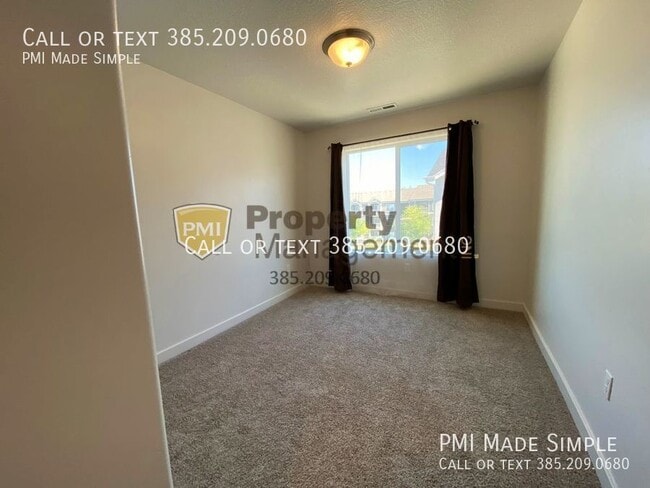 Building Photo - Great 4 bedrooms Townhome in Orem!