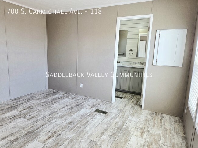 Building Photo - 700 S Carmichael Ave
