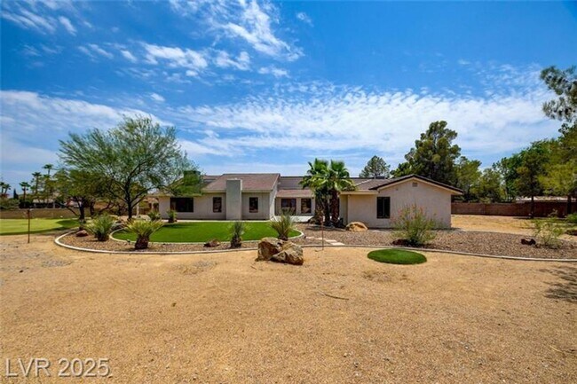 Building Photo - Fabulous Ranch-Style Home on Over Half an Acre – No HOA!