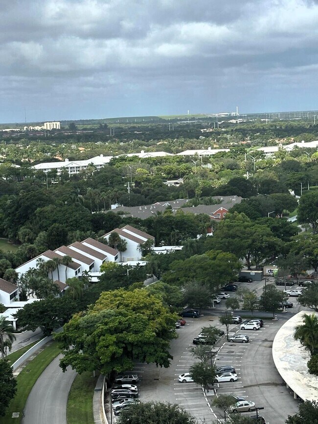 Building Photo - 2425 Presidential Way