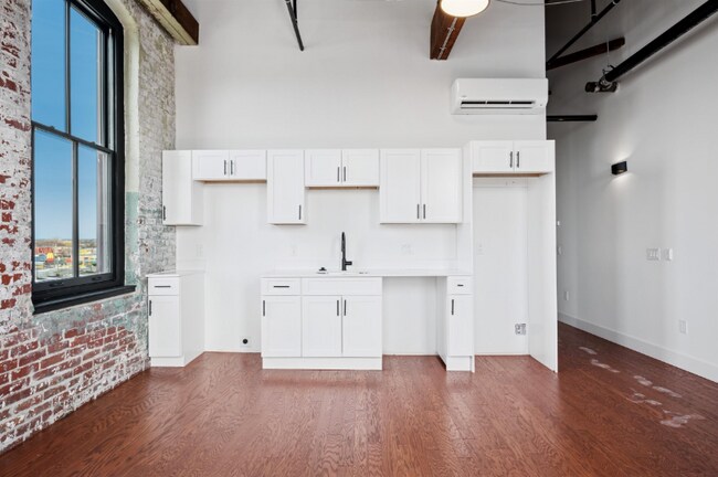 Building Photo - 2545 N Hancock St