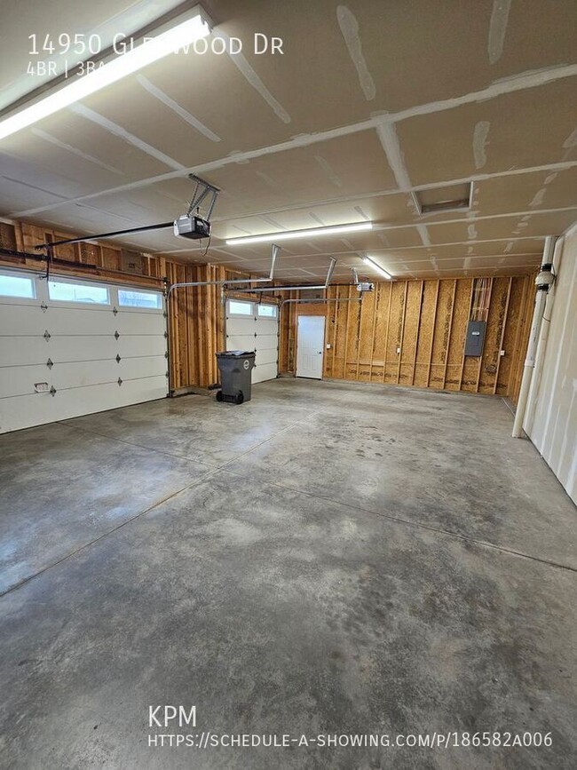 Building Photo - 14950 Glenwood Dr