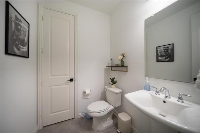 Building Photo - 8300 Pine Valley Dr