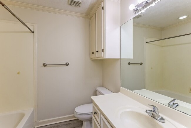 Building Photo - 110 Formosa Dr