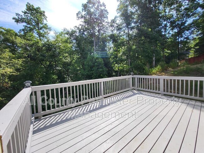 Building Photo - 5690 Deer Trail Ct