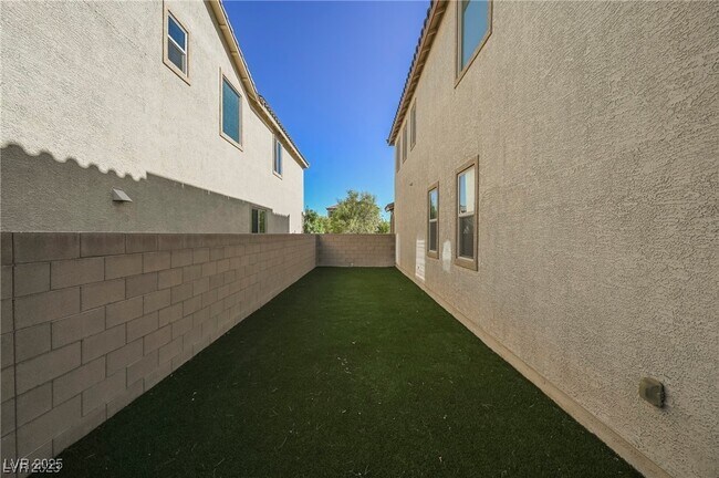 Building Photo - 3392 Satori Ct