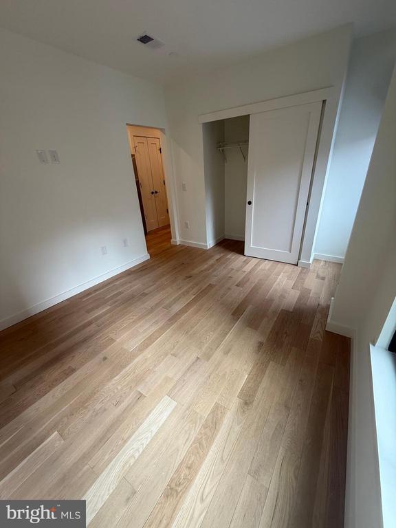 Building Photo - 1128 Walnut St