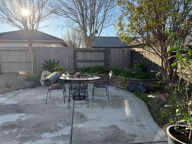 Building Photo - Beautiful 3bd/2ba Natomas Home with 2 Car Garage!